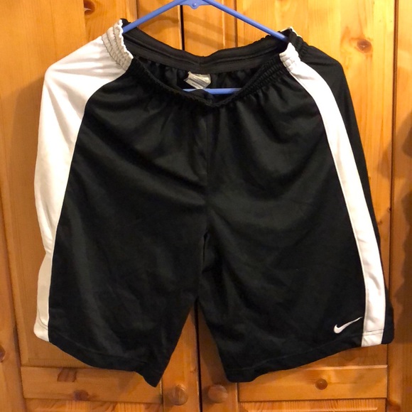 Nike black white shorts size XL with drawstring - Picture 1 of 2